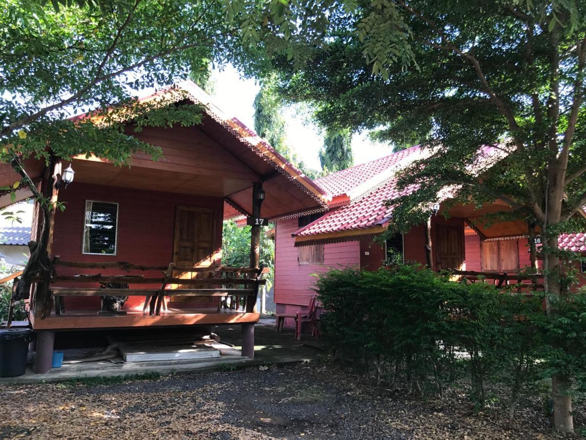 Baan Suan Sukjai Resort Chaiyaphum Exterior foto